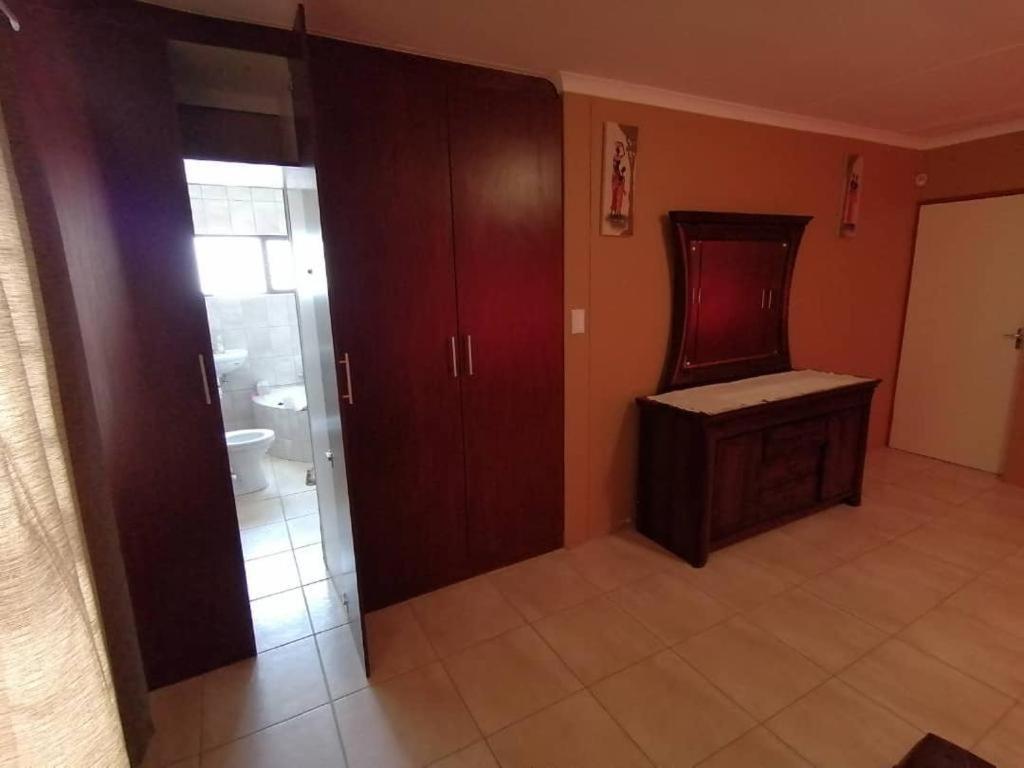 Jjp Self Catering - Three Bedroom House Lüderitz المظهر الخارجي الصورة