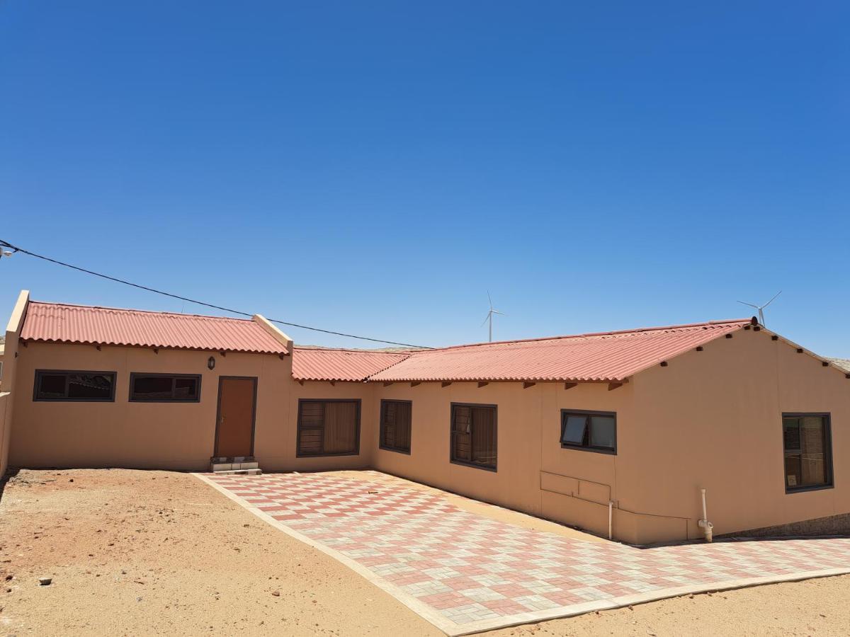 Jjp Self Catering - Three Bedroom House Lüderitz المظهر الخارجي الصورة