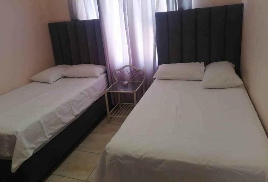 Jjp Self Catering - Three Bedroom House Lüderitz المظهر الخارجي الصورة